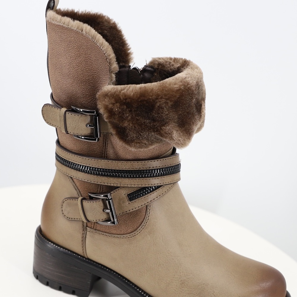 Women’s Faux Fur Lined Zipper and Buckle Detail Boots in Beige Faux Leather - Picture 4 of 16